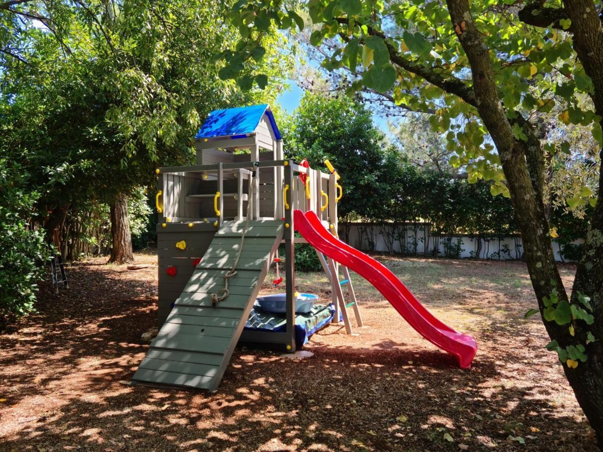 Villa Rosa With Yard And Children'S Playground Tar-Vabriga Exterior foto
