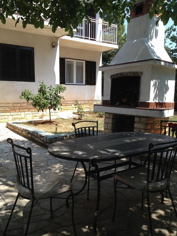 Villa Rosa With Yard And Children'S Playground Tar-Vabriga Quarto foto
