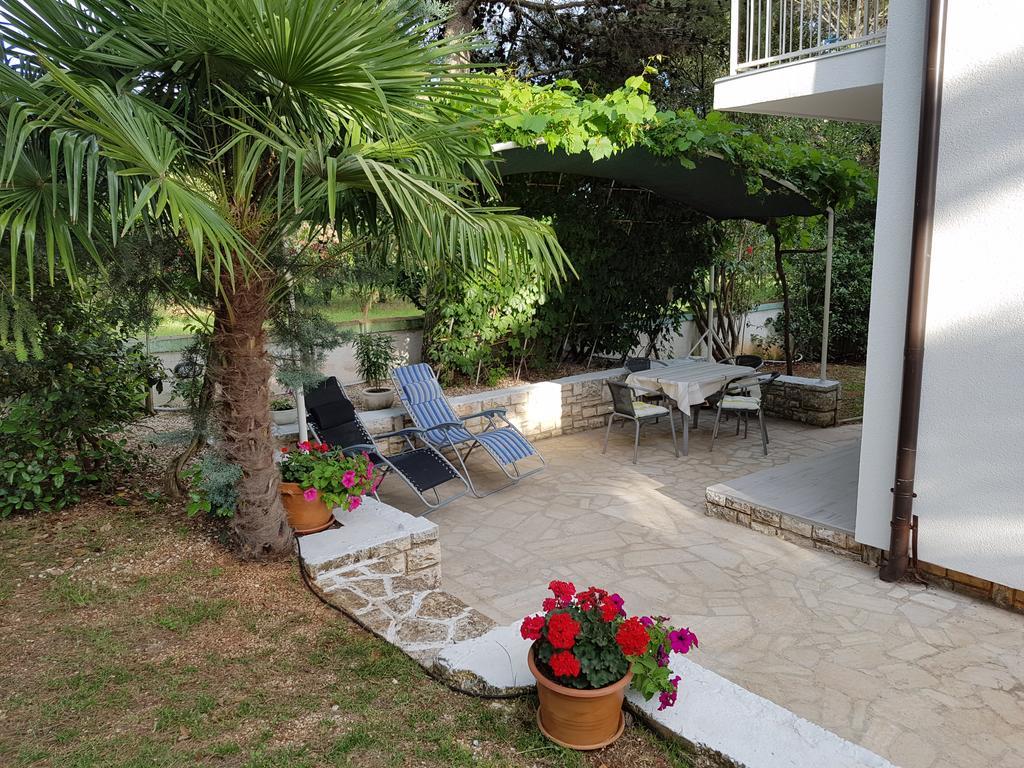 Villa Rosa With Yard And Children'S Playground Tar-Vabriga Exterior foto